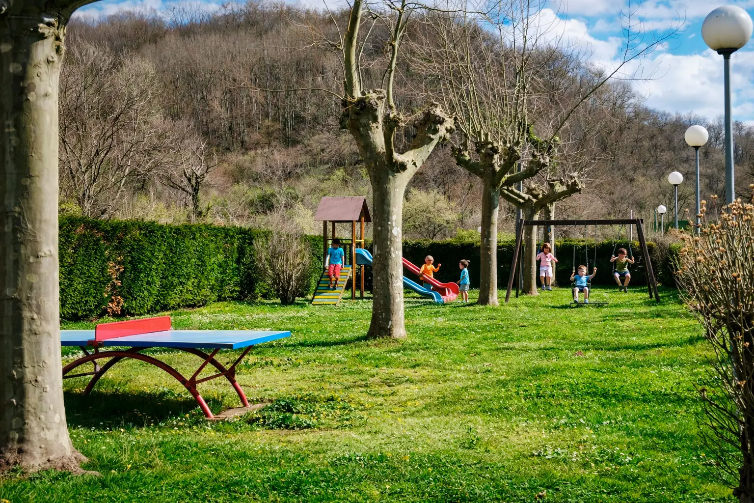 camping-baztan-actividades-parque-infantil