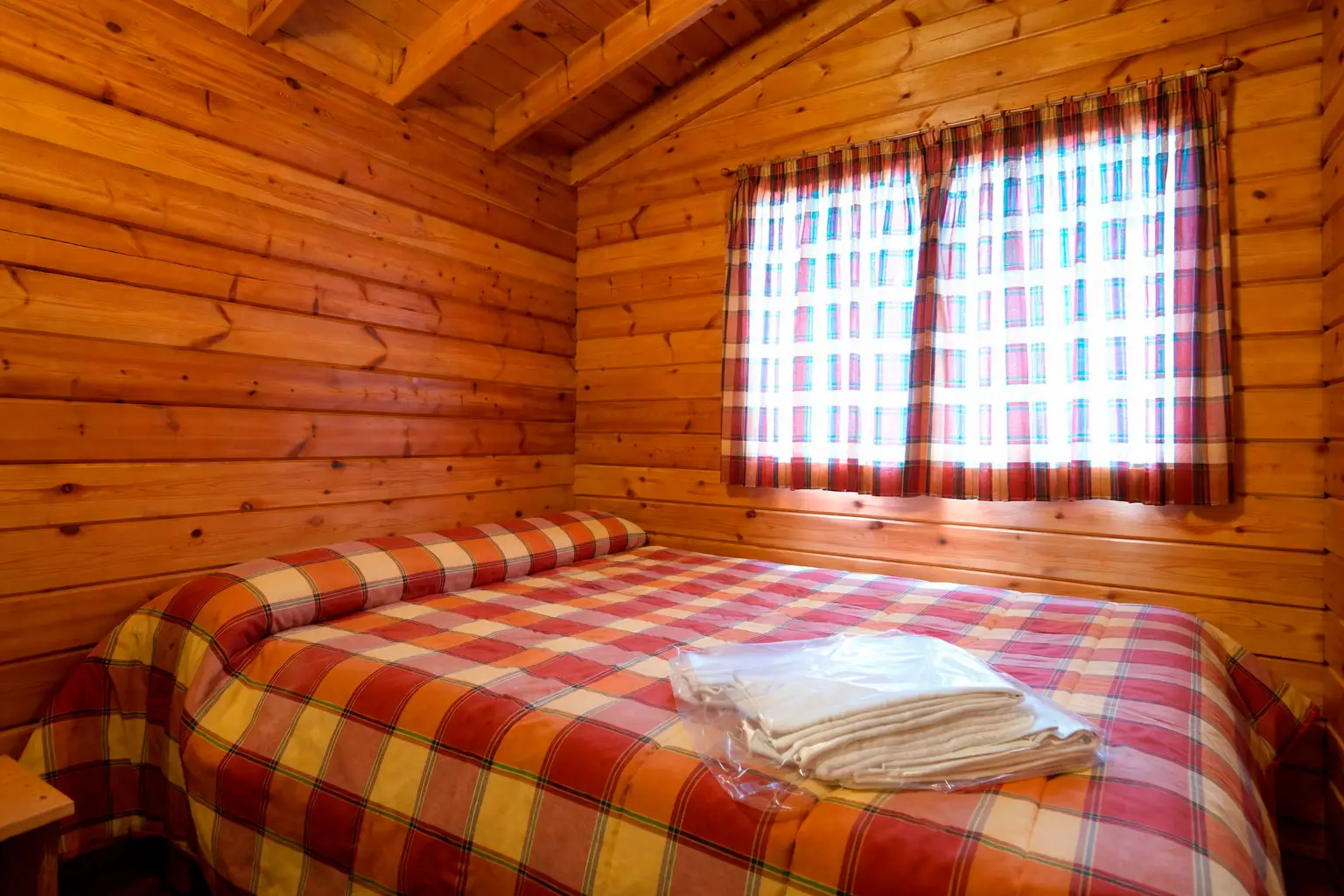 Bungalow Estándar habitación doble con cama de matrimonio