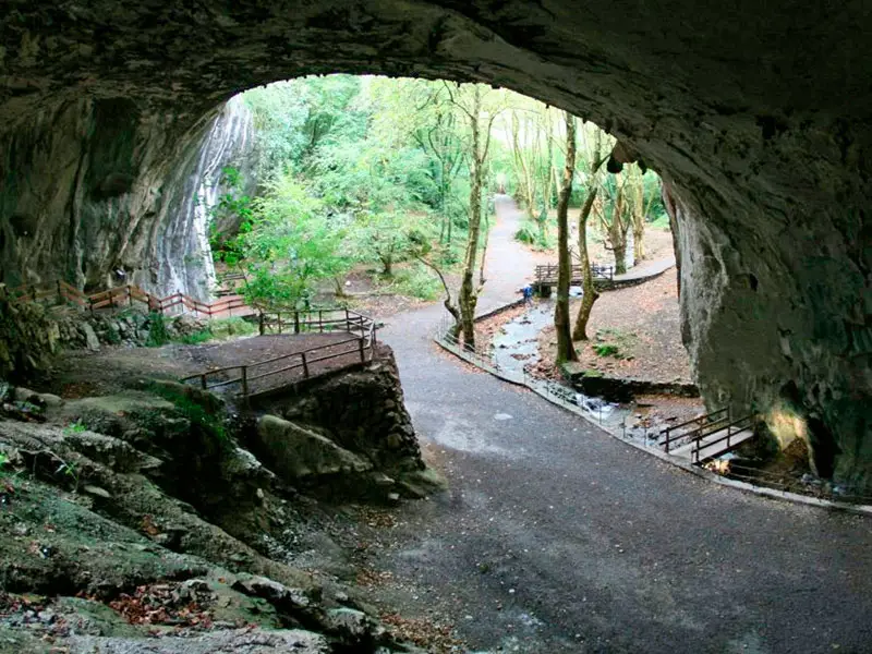 camping-baztan-cueva-zugarramurdi