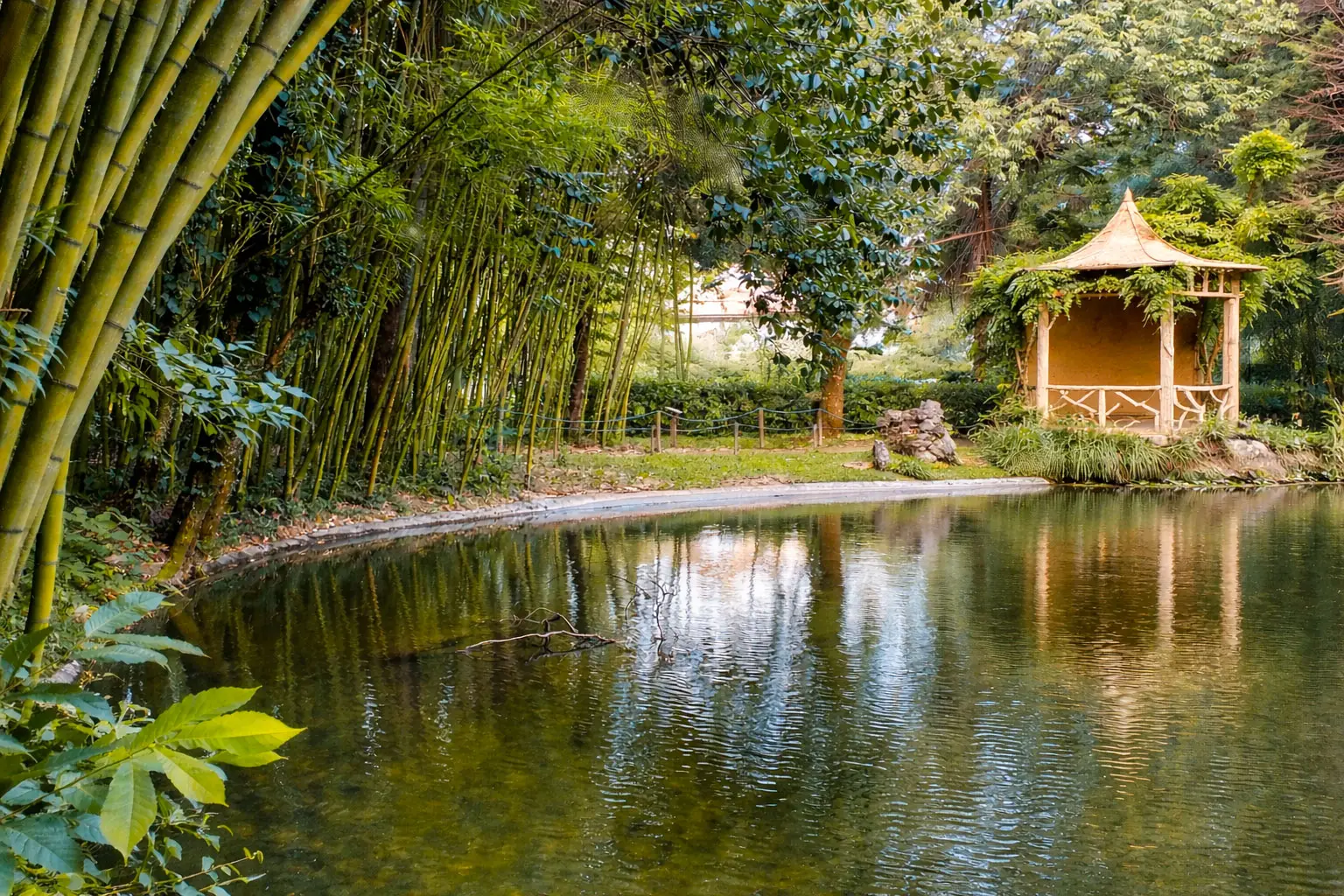 Vista del estanque en el Señorío de Bertiz