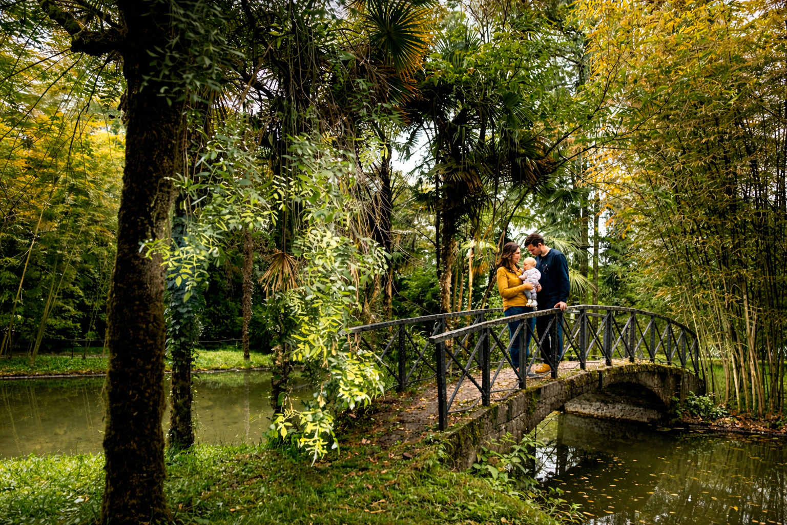 Puente sobre el estanque en el Señorío de Bertiz